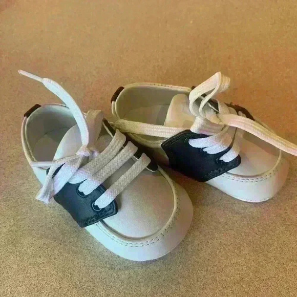 NWT BABY DEER SIZE 2 SHOES - Picture 4 of 5